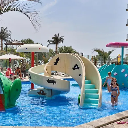 Apartament Endless Summer 38 Pools Parking Năvodari